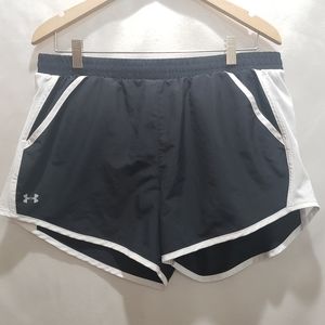 Women's Under Armour Running Shorts Large